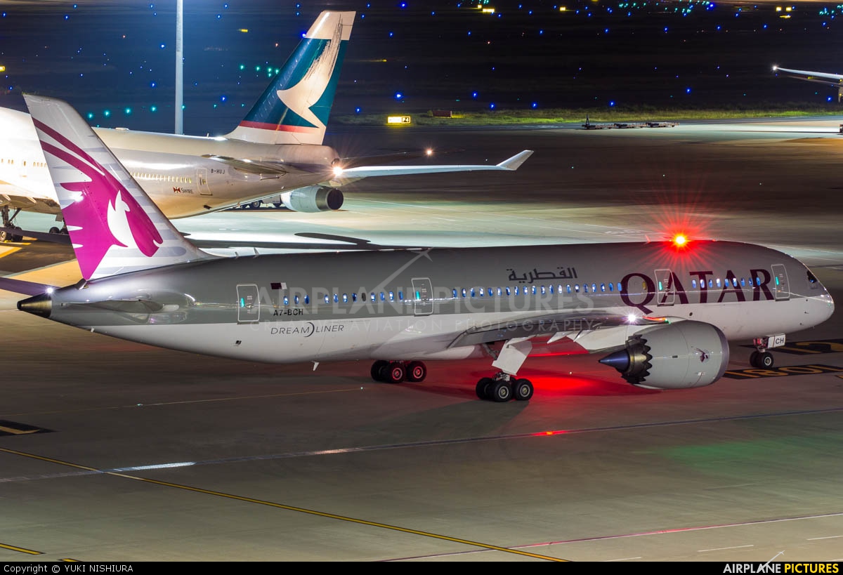 Qatar Airways A7-BCH aircraft at Tokyo - Haneda Intl