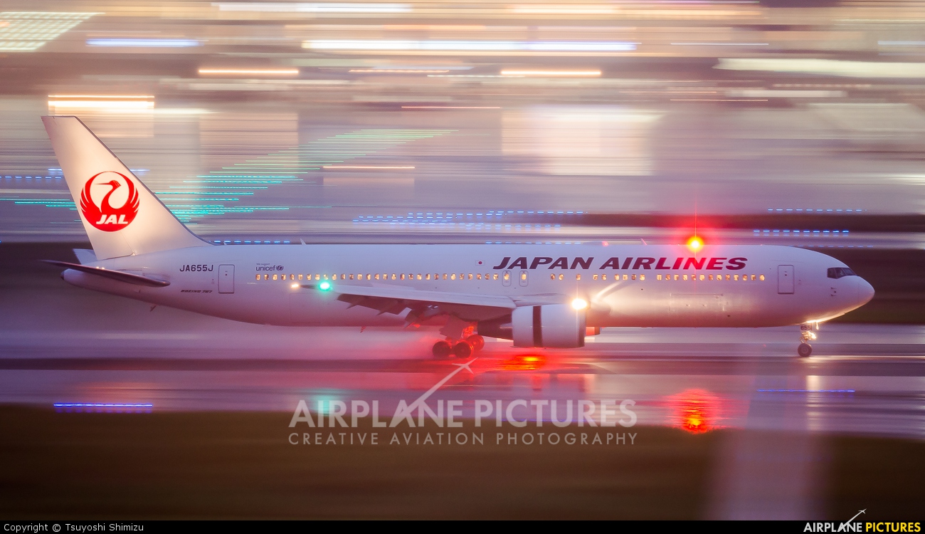 JAL - Japan Airlines JA655J aircraft at Tokyo - Haneda Intl