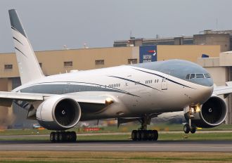 VP-CAL - Montkaj Boeing 777-200LR