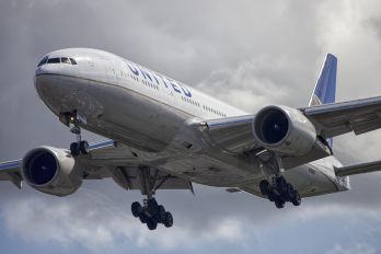 N780UA - United Airlines Boeing 777-200