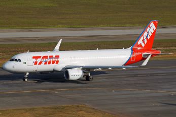 PR-TYA - TAM Airbus A320