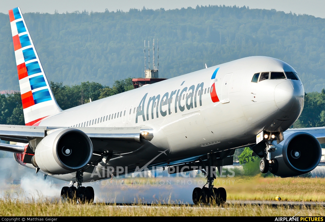 American Airlines N350AN aircraft at Zurich