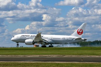 JA829J - JAL - Japan Airlines Boeing 787-8 Dreamliner