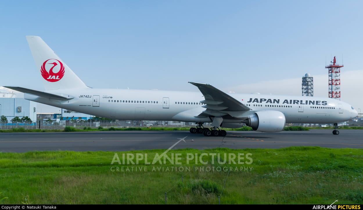JAL - Japan Airlines JA742J aircraft at Tokyo - Haneda Intl