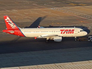 PR-MYX - TAM Airbus A320