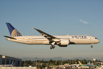 N38950 - United Airlines Boeing 787-9 Dreamliner