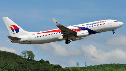 9M-MLK - Malaysia Airlines Boeing 737-800