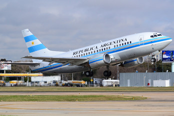 T-04 - Argentina - Government Boeing 737-500