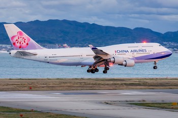 B-18201 - China Airlines Boeing 747-400