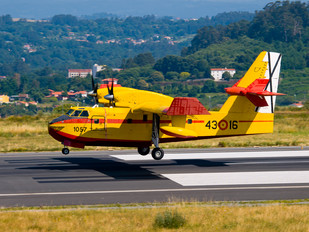 UD.13-16 - Spain - Air Force Canadair CL-215T