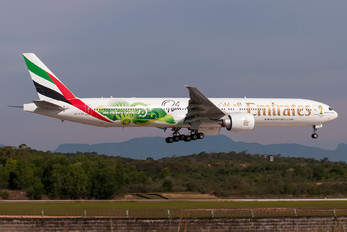 A6-EGE - Emirates Airlines Boeing 777-300ER