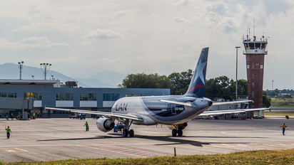 CC-BAR - LAN Colombia Airbus A320