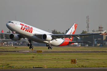 PT-MVG - TAM Airbus A330-200