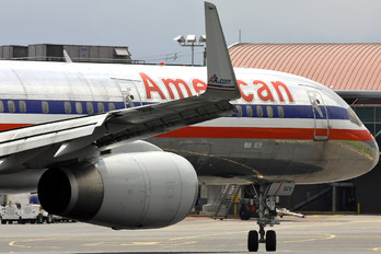 N678AN - American Airlines Boeing 757-200WL