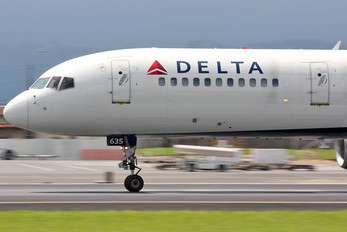 N635DL - Delta Air Lines Boeing 757-200