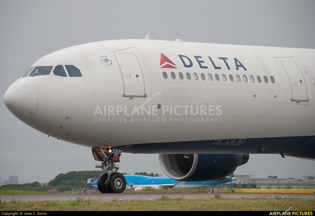 Delta Air Lines N805NW aircraft at Amsterdam - Schiphol