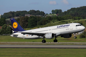 D-AIQF - Lufthansa Airbus A320