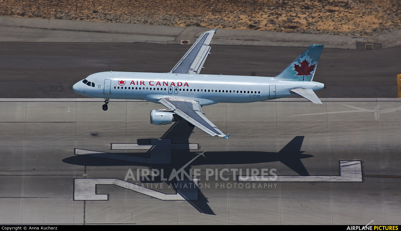 Air Canada C-FFWI aircraft at Los Angeles Intl