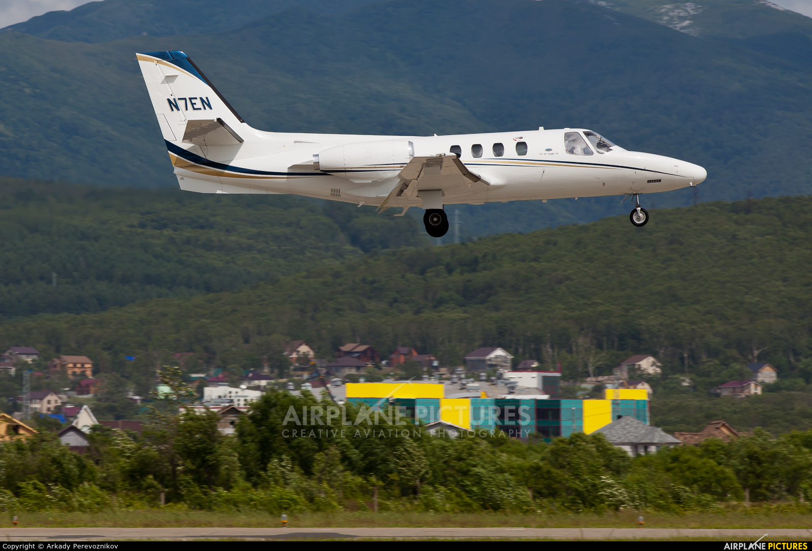 Private N7EN aircraft at Yuzhno-Sakhalinsk
