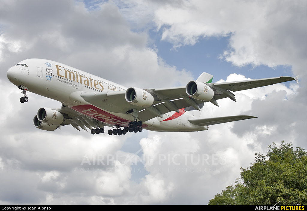 Emirates Airlines A6-EER aircraft at London - Heathrow