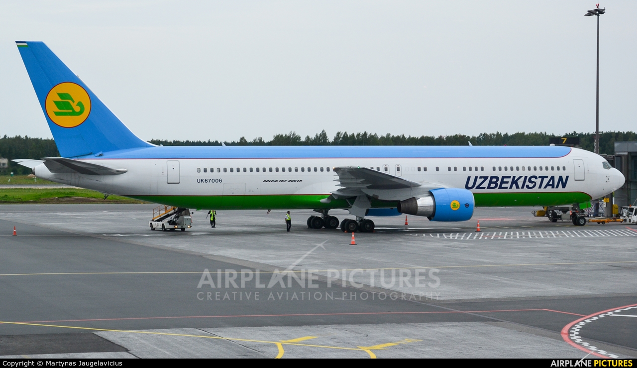 Uzbekistan Airways UK67006 aircraft at Riga Intl
