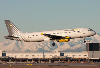 EC-LRN - Vueling Airlines Airbus A320