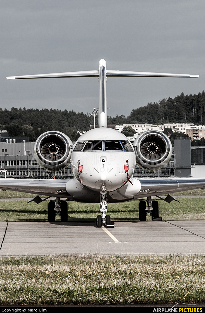 Comlux Aviation HB-JRR aircraft at Zurich
