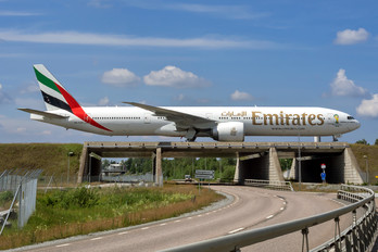 A6-EGR - Emirates Airlines Boeing 777-300ER