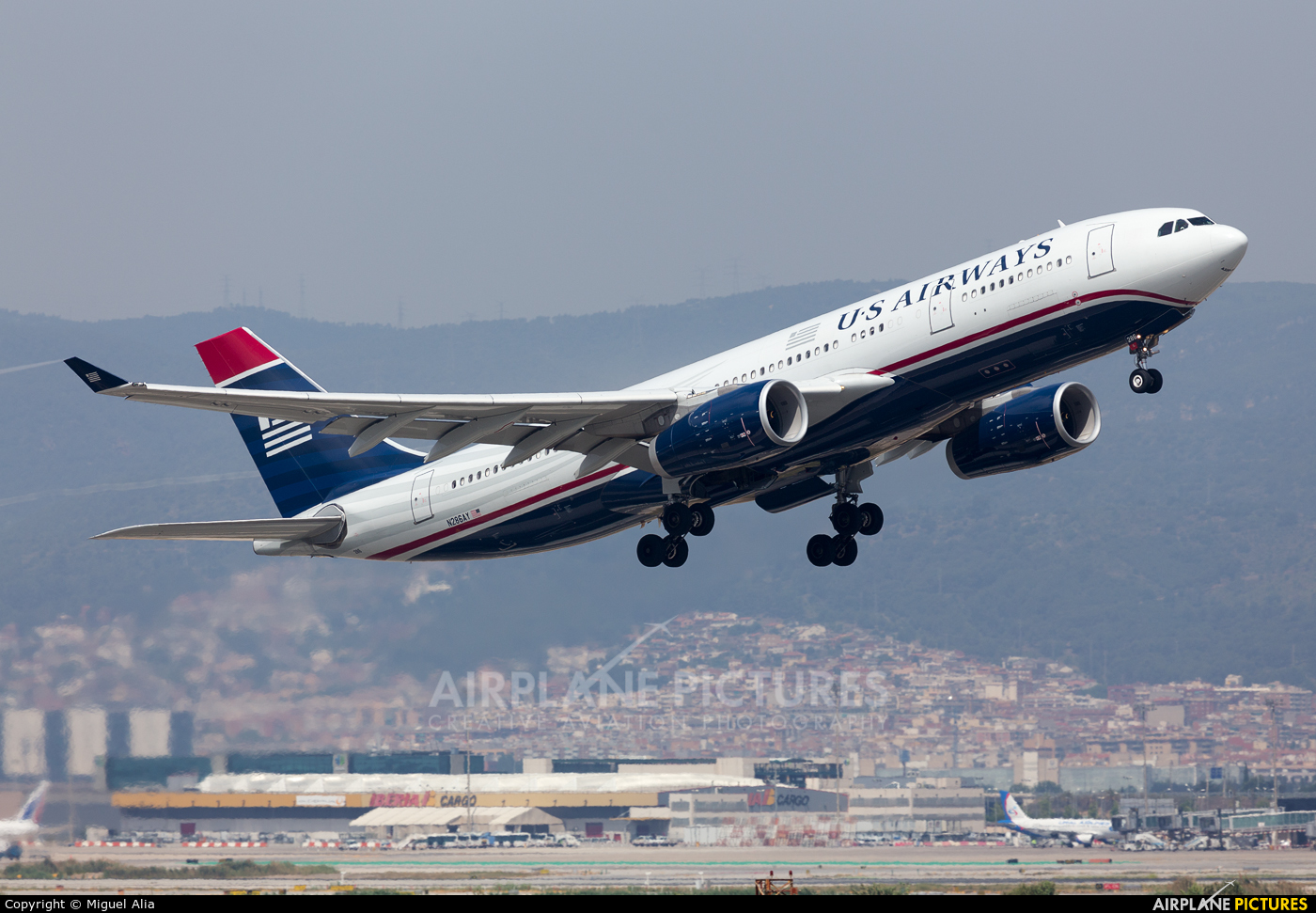 US Airways N286AY aircraft at Barcelona - El Prat