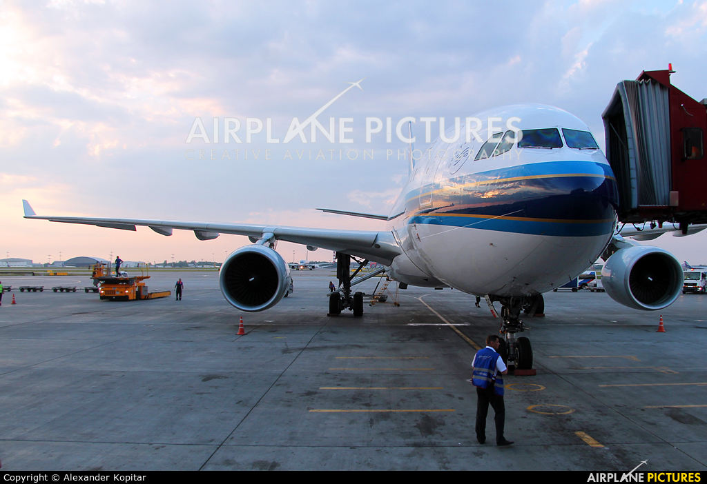 China Southern Airlines B-6542 aircraft at Moscow - Sheremetyevo