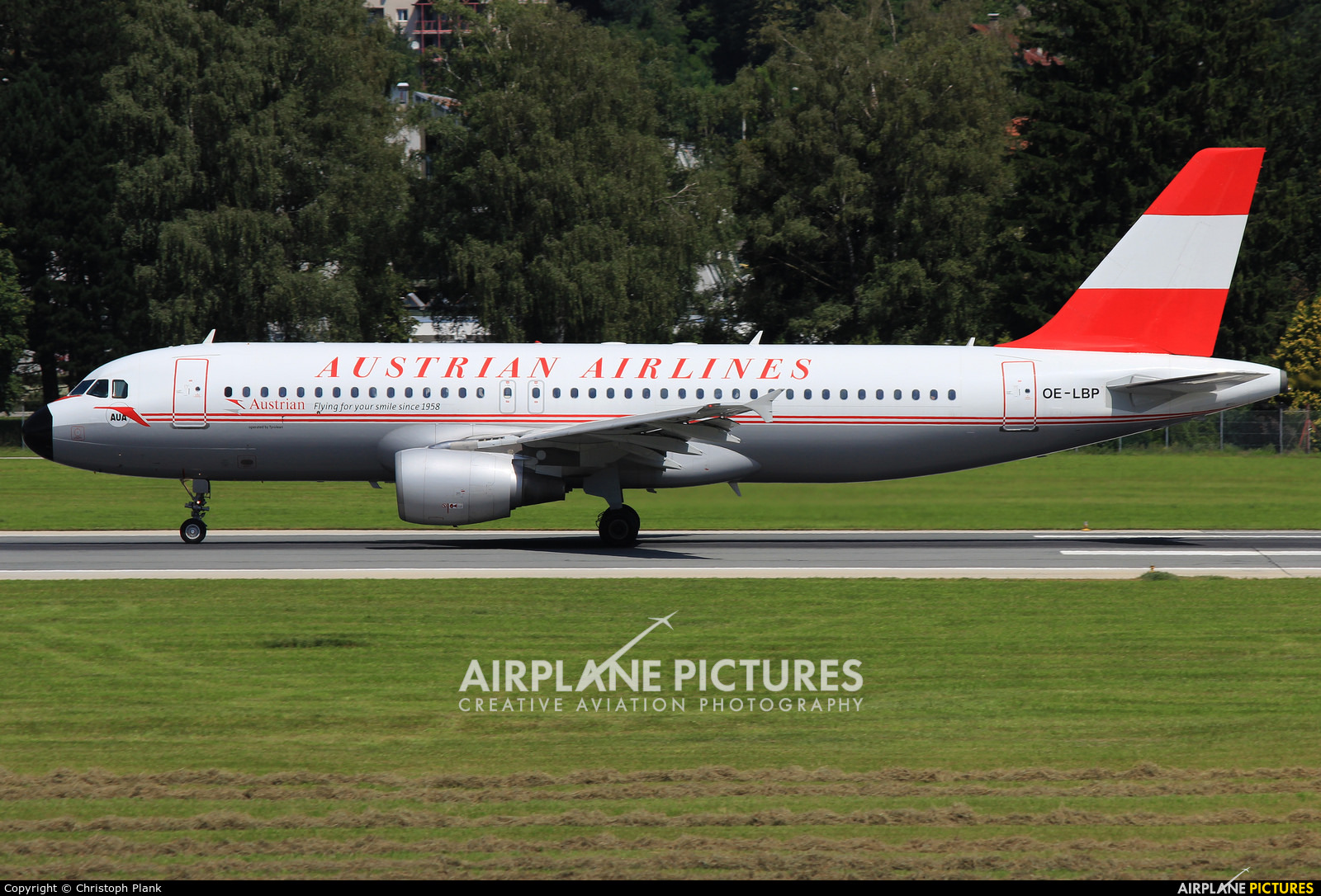 Austrian Airlines/Arrows/Tyrolean OE-LBP aircraft at Innsbruck
