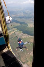 - - Parachute Parachute Parachutist