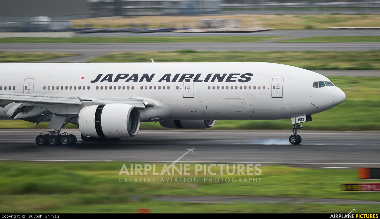 JAL - Japan Airlines JA8983 aircraft at Tokyo - Haneda Intl