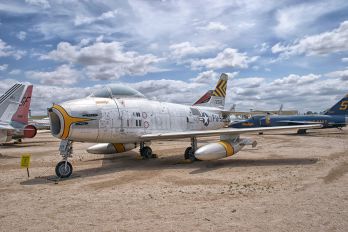 31525 - USA - Air Force North American F-86H Sabre
