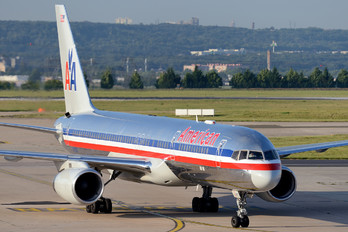 N172AJ - American Airlines Boeing 757-200