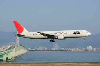 JA622J - JAL - Japan Airlines Boeing 767-300ER