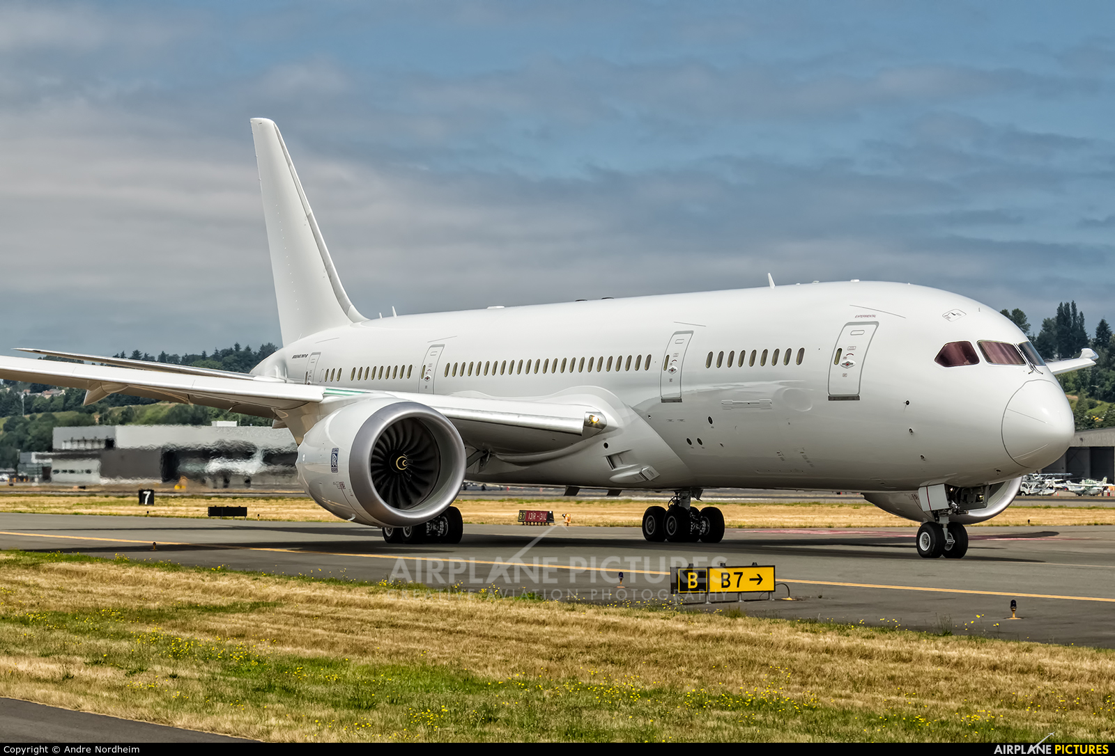 Saudi Arabia - Government N1015X aircraft at Seattle - Boeing Field / King County Intl
