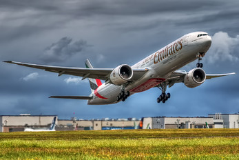 A6-ENP - Emirates Airlines Boeing 777-300ER