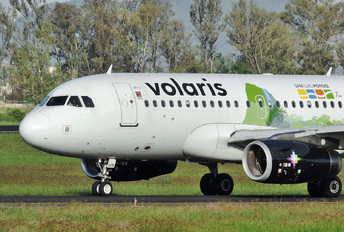XA-VOB - Volaris Airbus A319