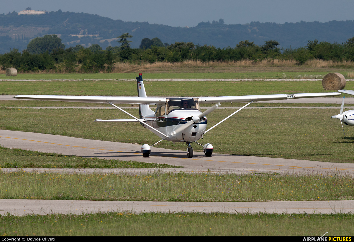 Private D-EFOP aircraft at Verona - Boscomantico
