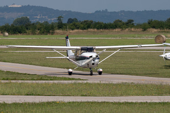 D-EFOP - Private Cessna 172 Skyhawk (all models except RG)