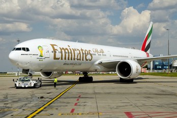 A6-EGG - Emirates Airlines Boeing 777-300ER