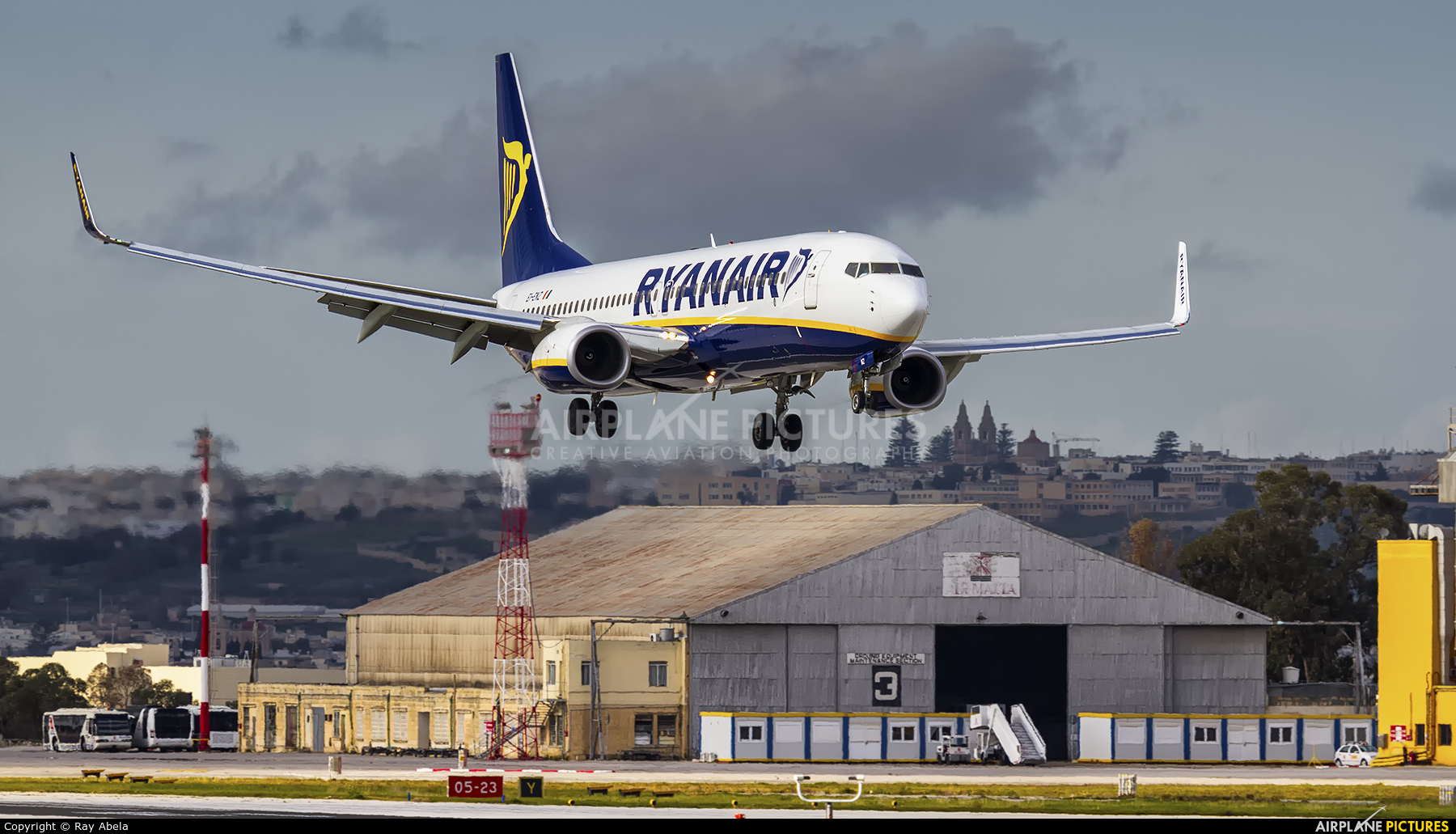 Ryanair EI-ENZ aircraft at Malta Intl