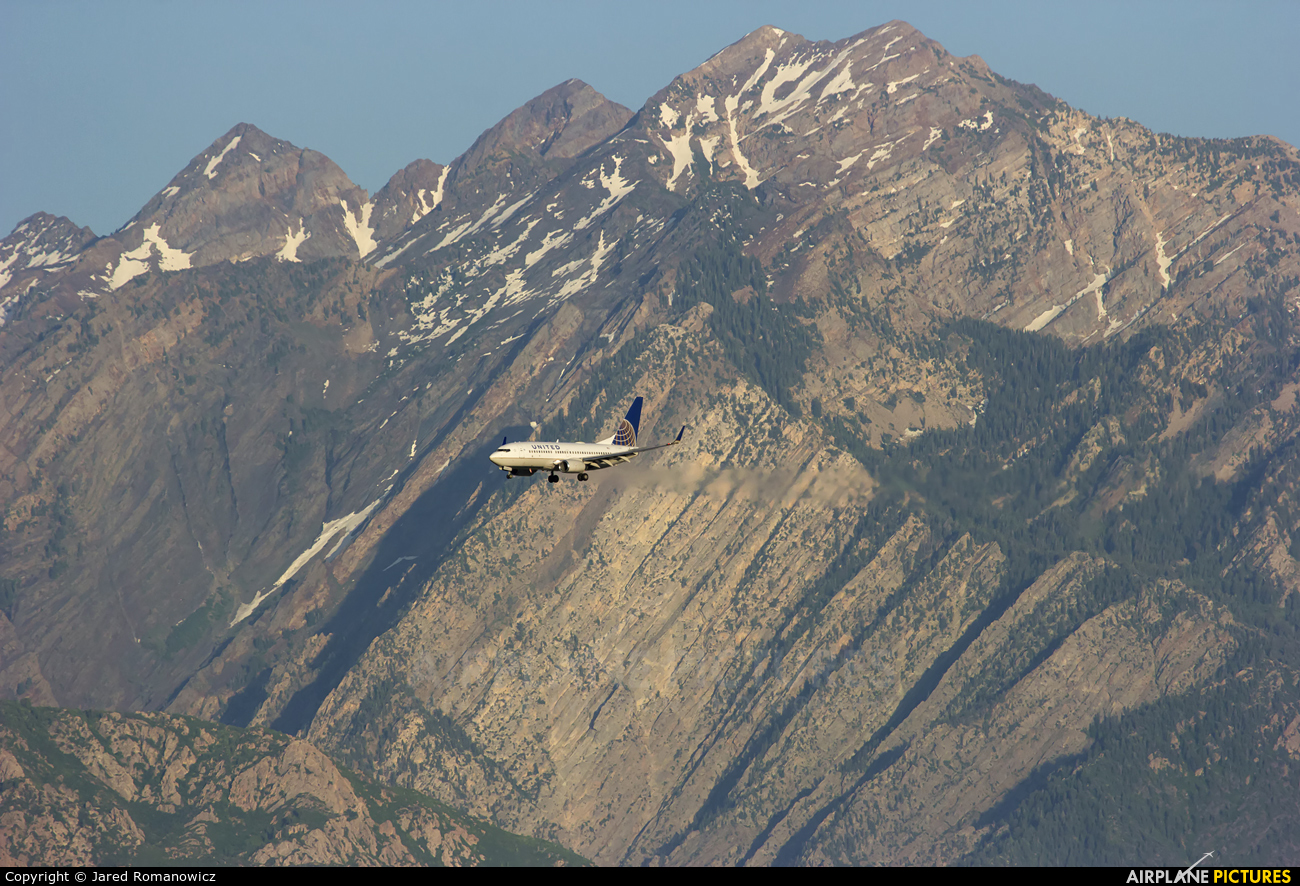United Airlines N15710 aircraft at Salt Lake City