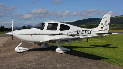 D-ETOX - Private Cirrus SR22