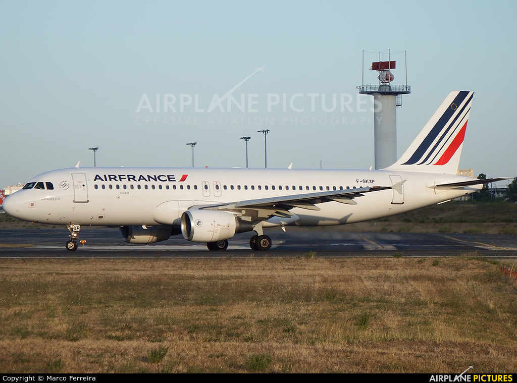 Air France F-GKXP aircraft at Lisbon