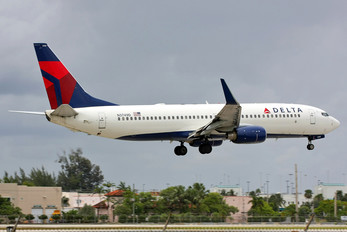 N3749D - Delta Air Lines Boeing 737-800