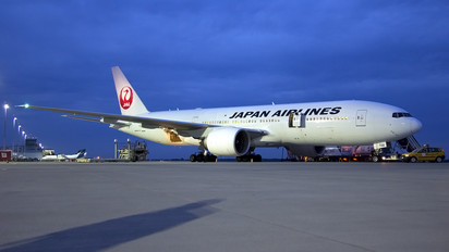JA706J - JAL - Japan Airlines Boeing 777-200ER