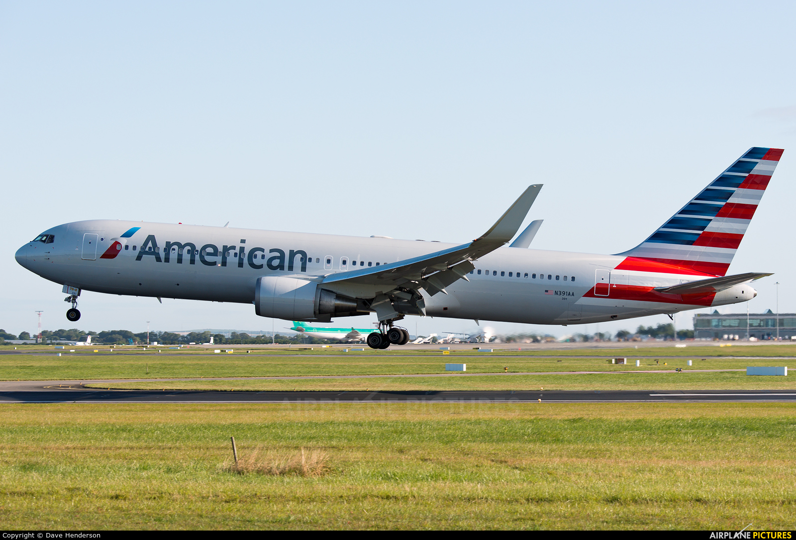 American Airlines N391AA aircraft at Dublin