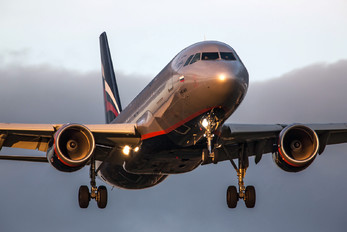VQ-BSH - Aeroflot Airbus A320